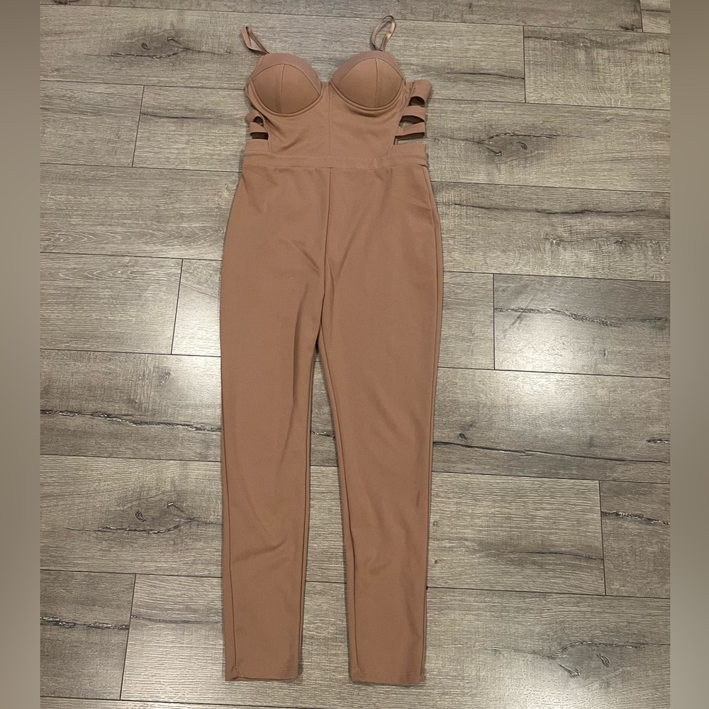 Pantsuit with side cut out